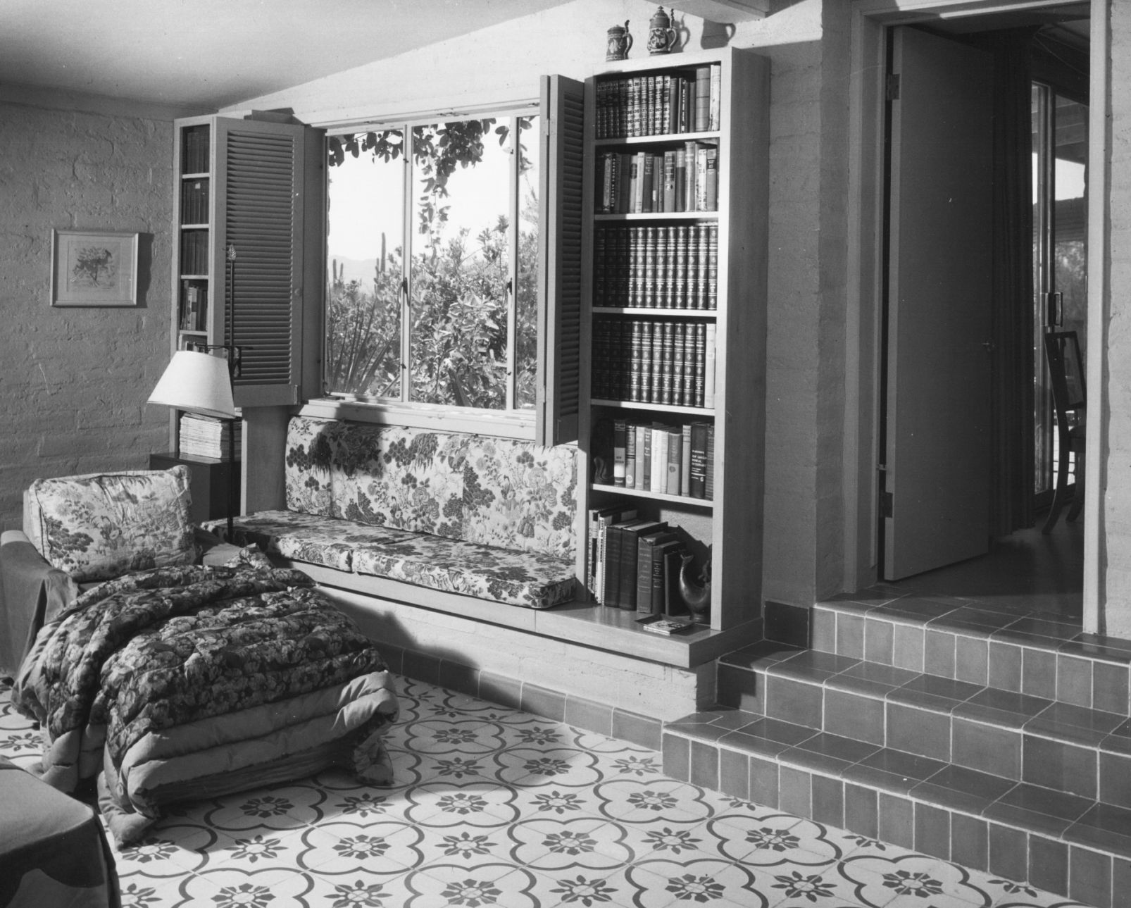 1961 photos: Paintings highlight desert home
